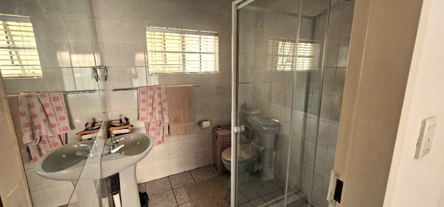 To Let 3 Bedroom Property for Rent in Safari Gardens North West